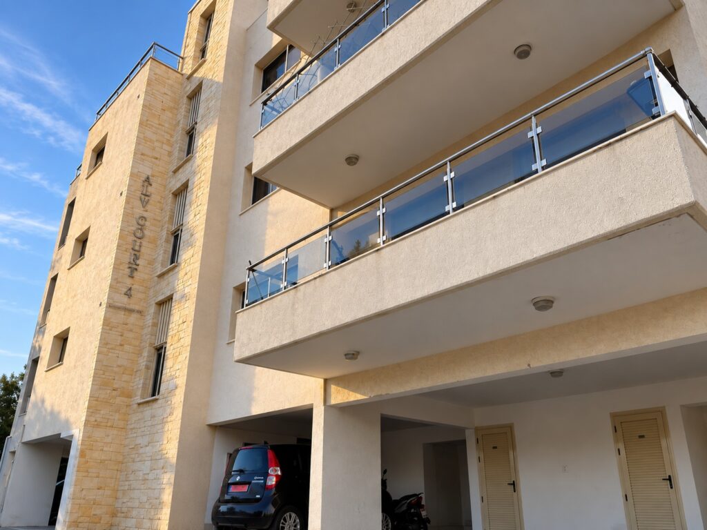 1-bed apartment with private garden in Germasogeia, Limassol photo 10