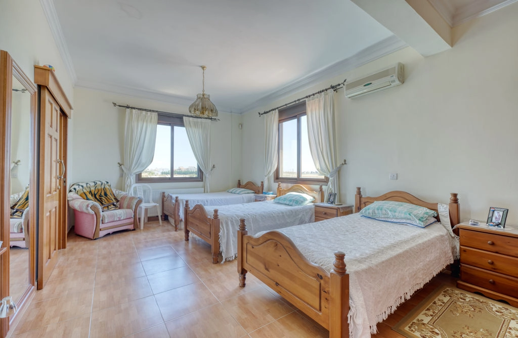 5 Bedroom House for Sale in Kiti, Larnaca District