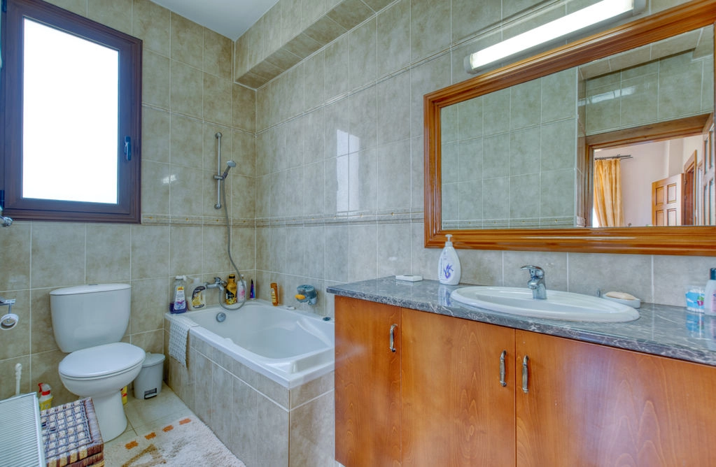 5 Bedroom House for Sale in Kiti, Larnaca District