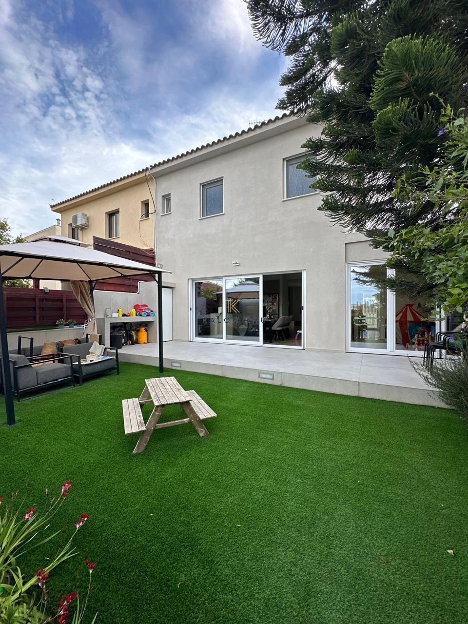 4 Bedroom House for Sale in Aradippou, Larnaca District