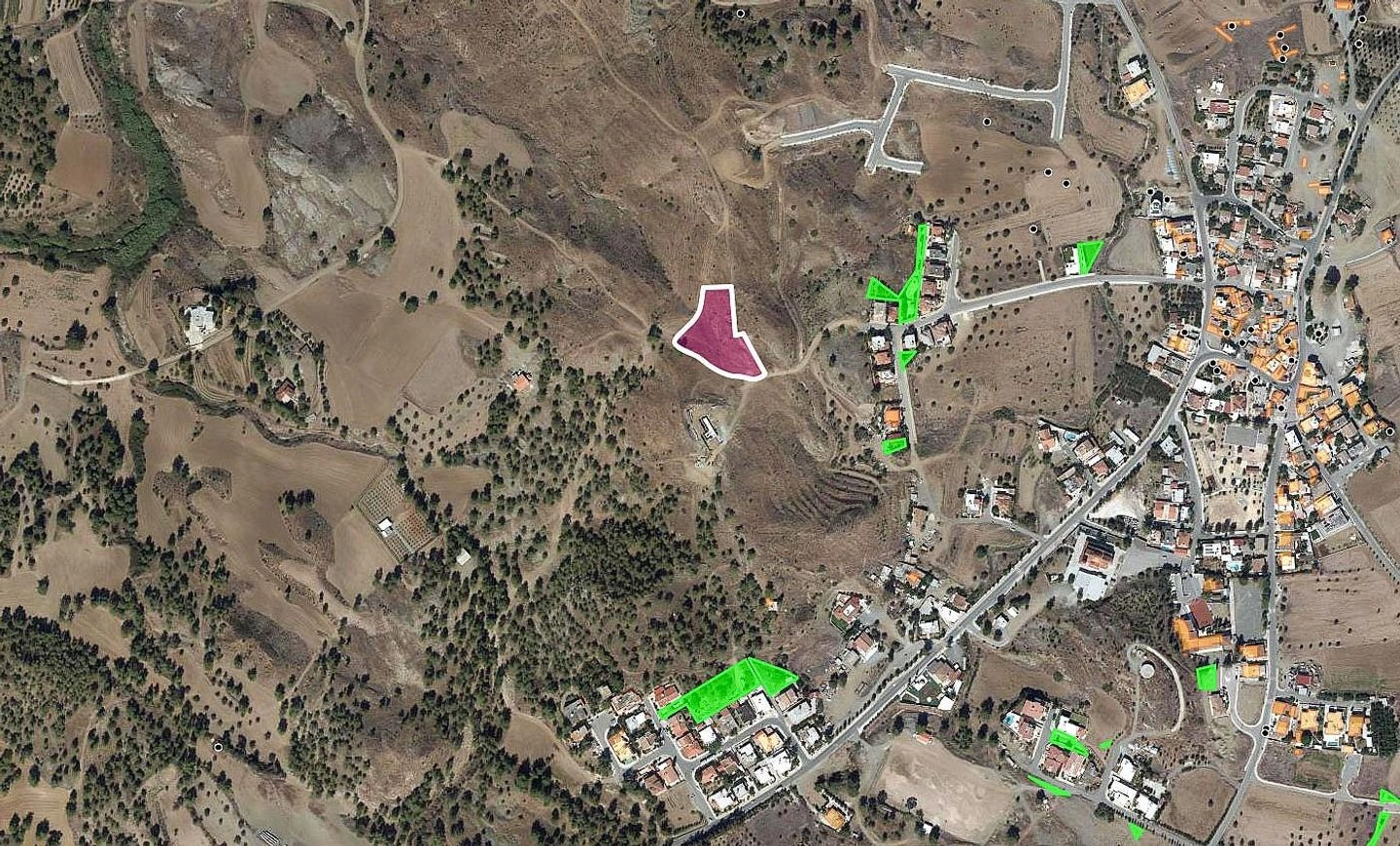 4,946m² Plot for Sale in Mathiatis, Nicosia District