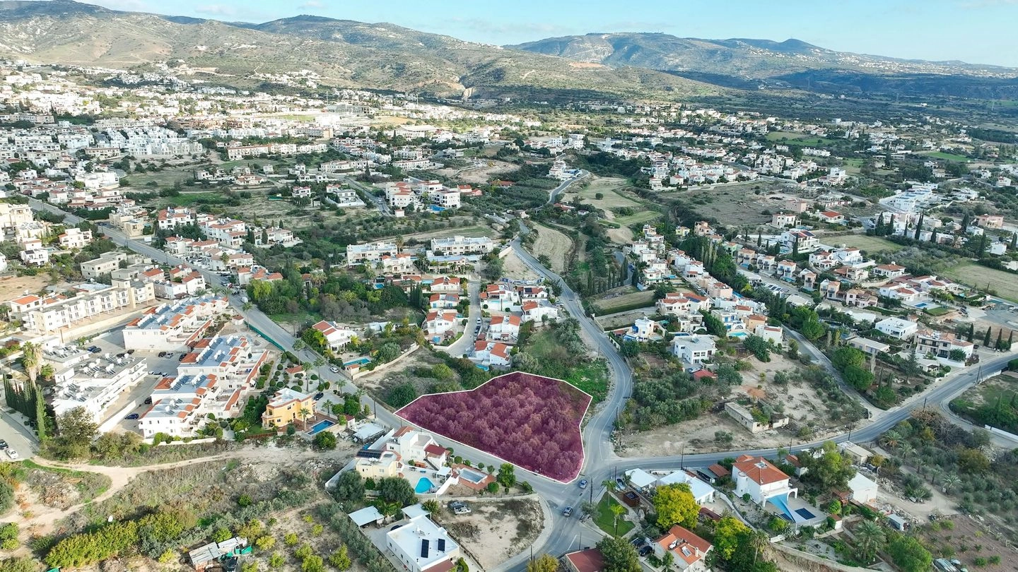 2,630m² Plot for Sale in Peyia, Paphos District