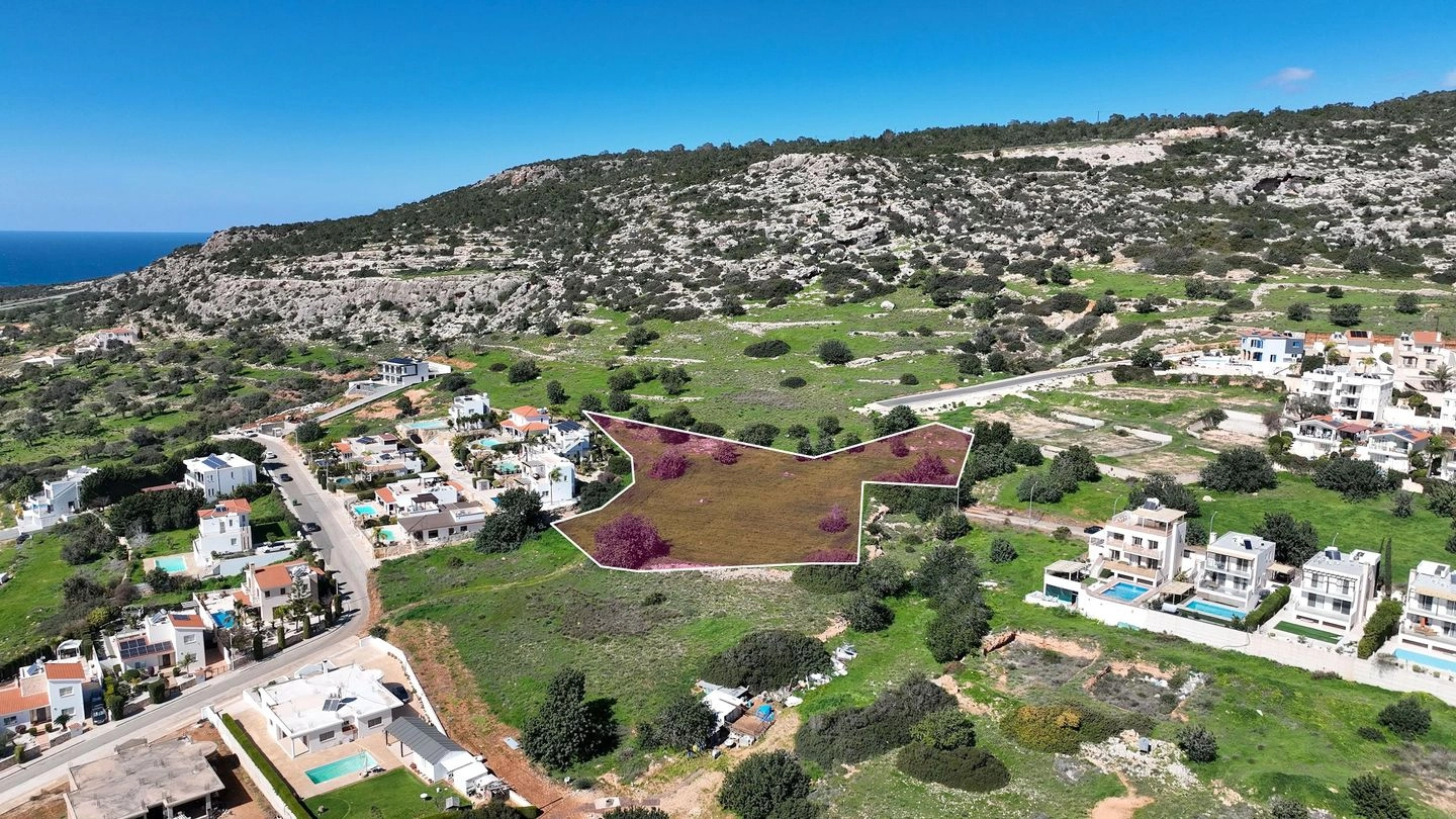 5,352m² Plot for Sale in Peyia, Paphos District