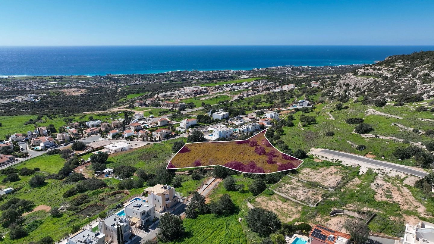 5,352m² Plot for Sale in Peyia, Paphos District