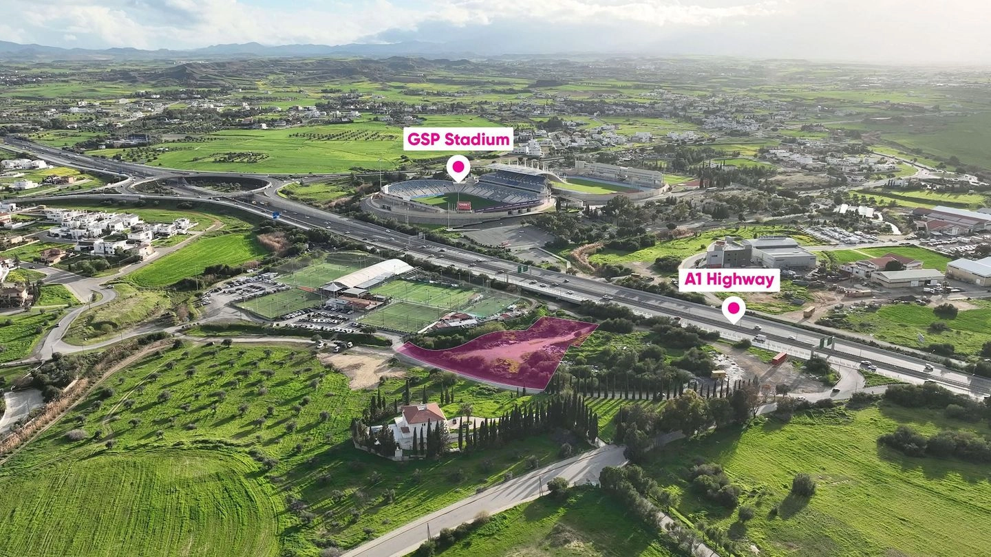 6,550m² Plot for Sale in Strovolos, Nicosia District