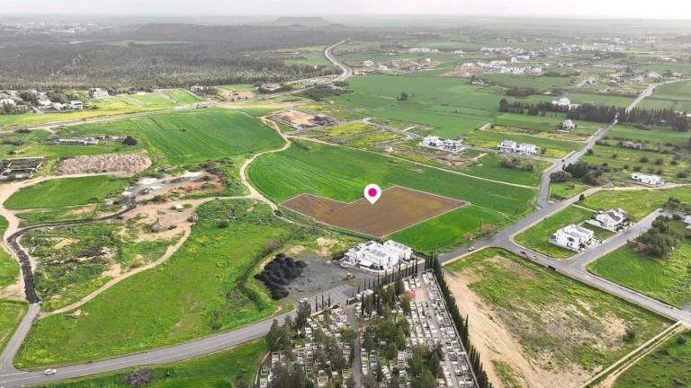 7,900m² Plot for Sale in Geri, Nicosia District