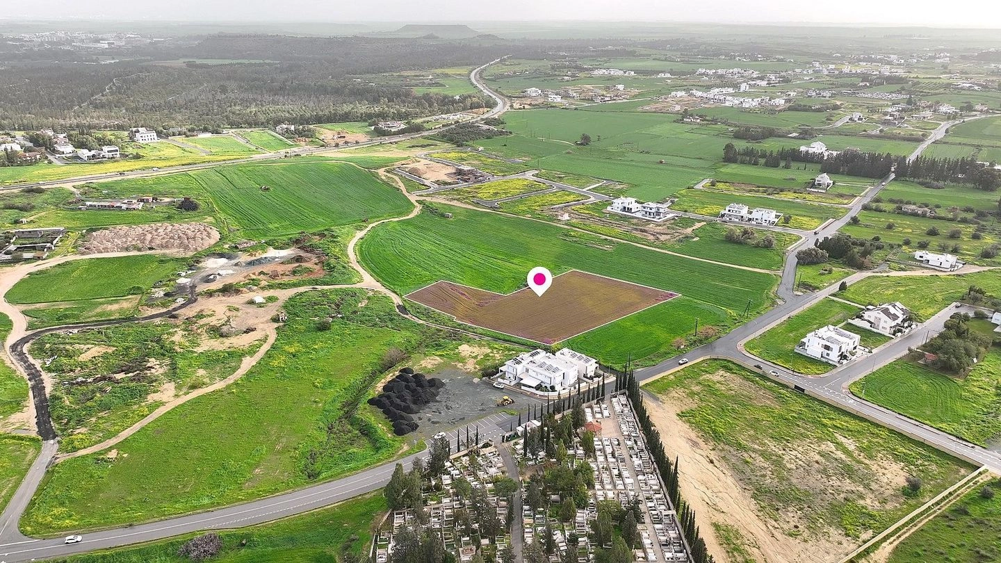 7,900m² Plot for Sale in Geri, Nicosia District