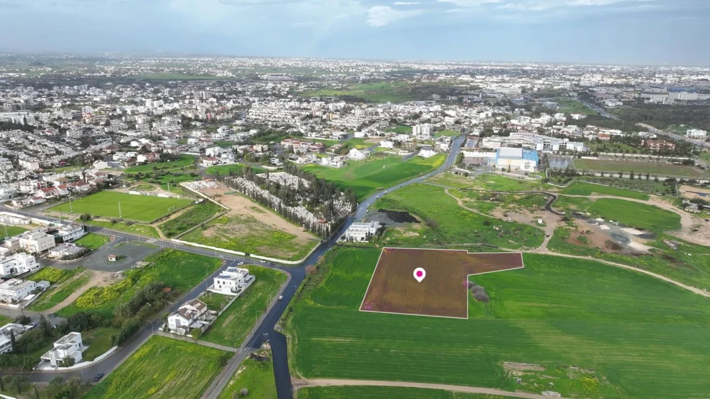 7,900m² Plot for Sale in Geri, Nicosia District