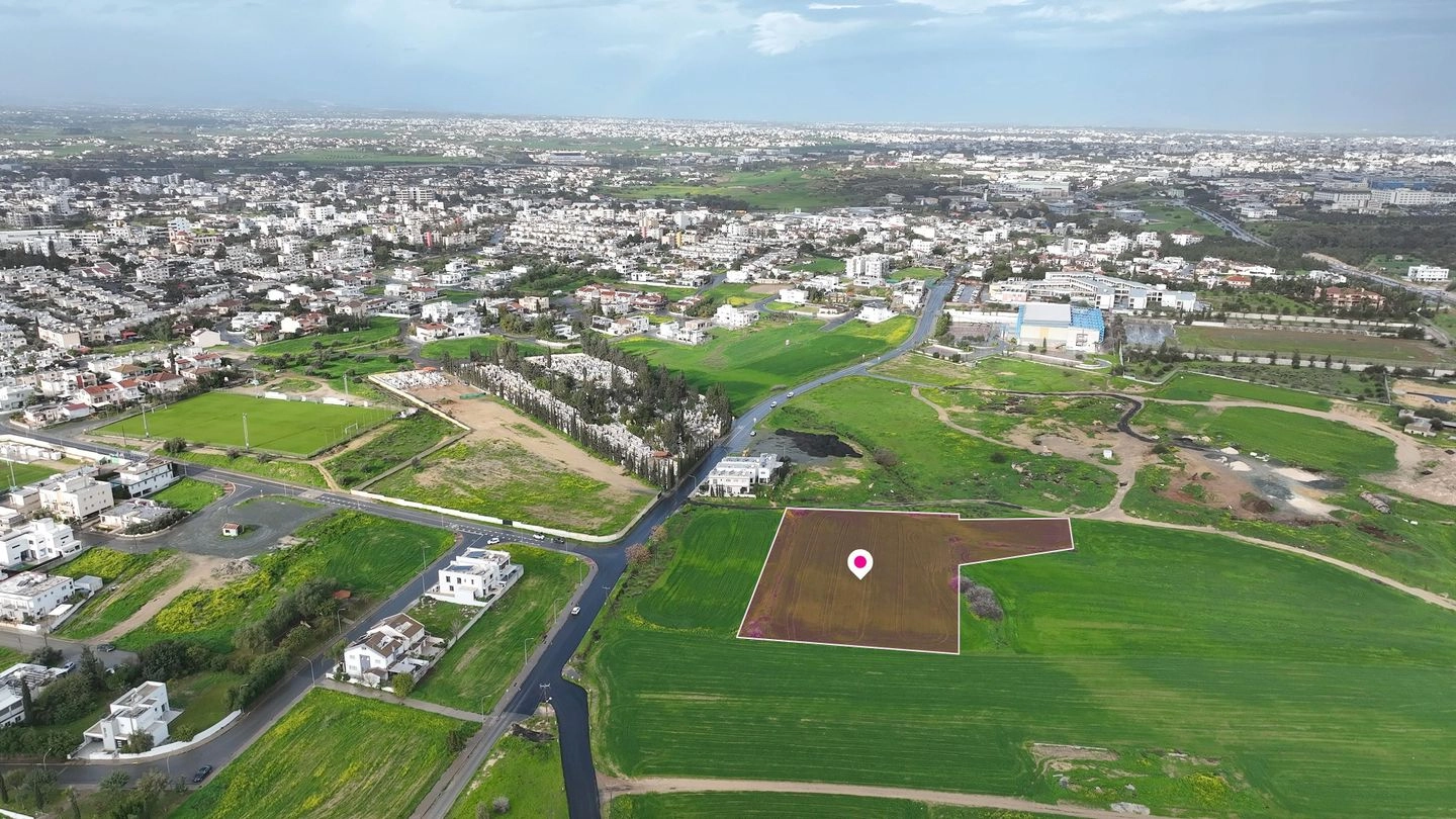 7,900m² Plot for Sale in Geri, Nicosia District