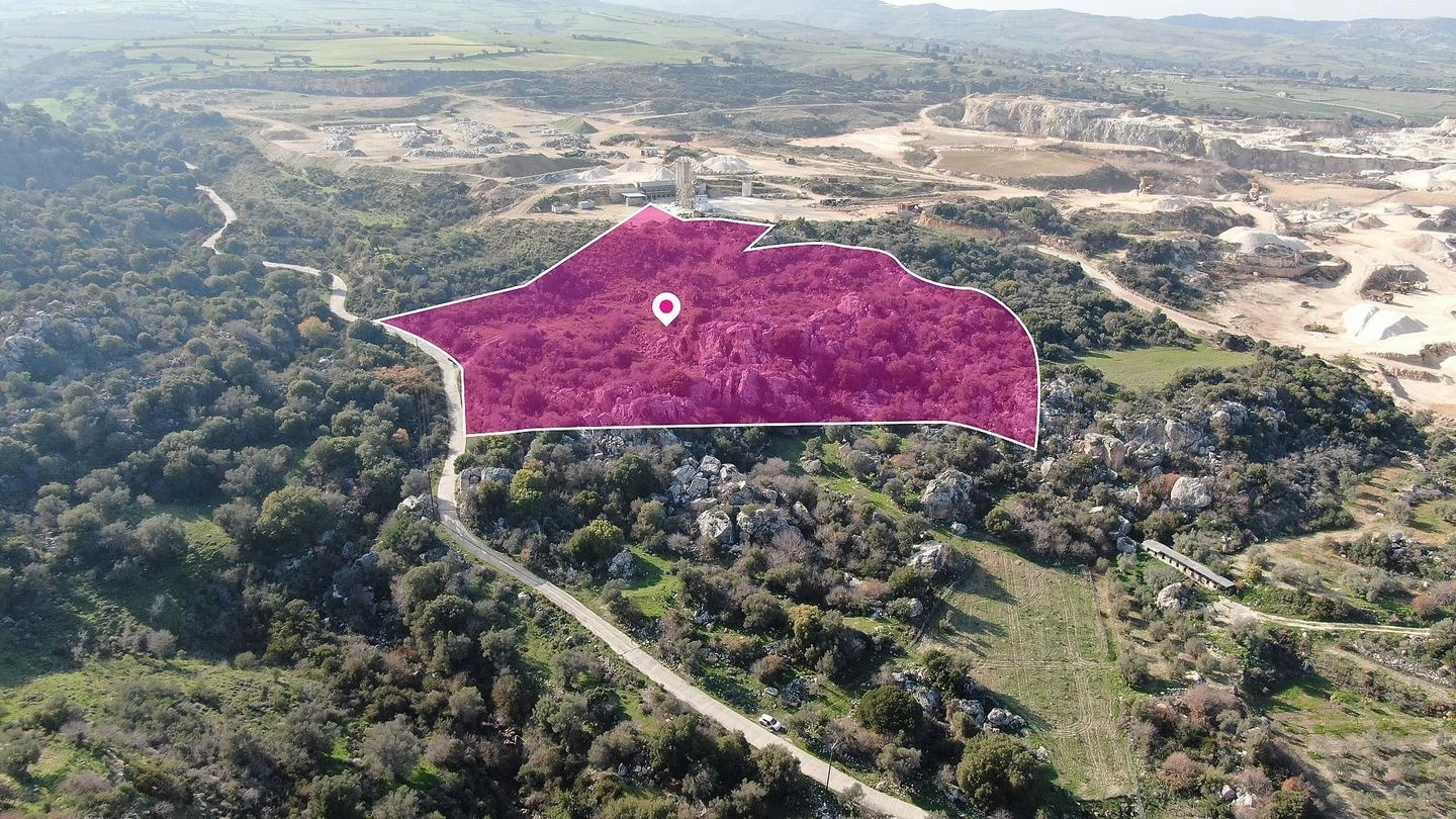 19,102m² Plot for Sale in Drouseia, Paphos District