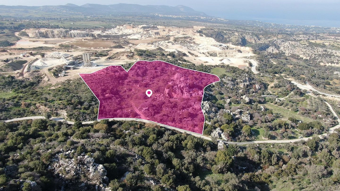 19,102m² Plot for Sale in Drouseia, Paphos District