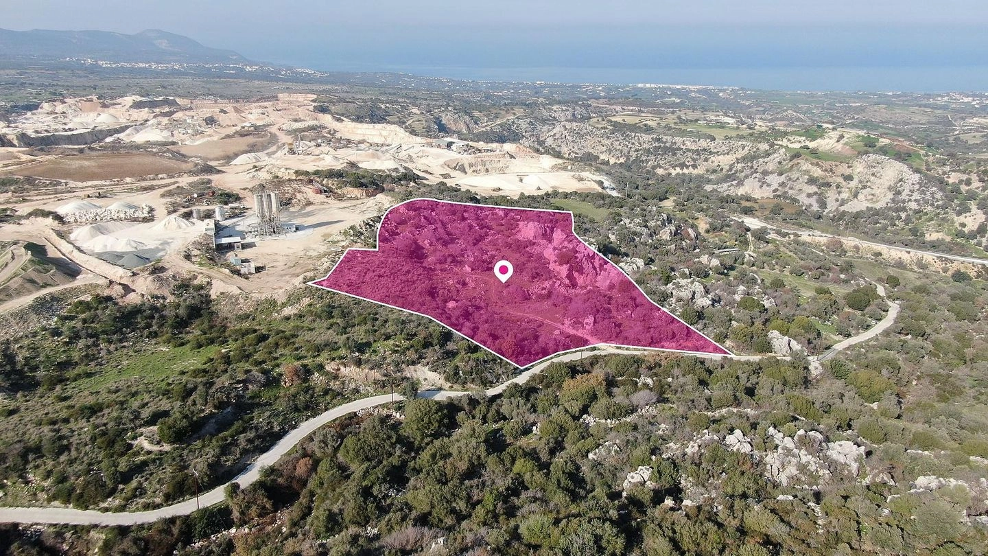 19,102m² Plot for Sale in Drouseia, Paphos District