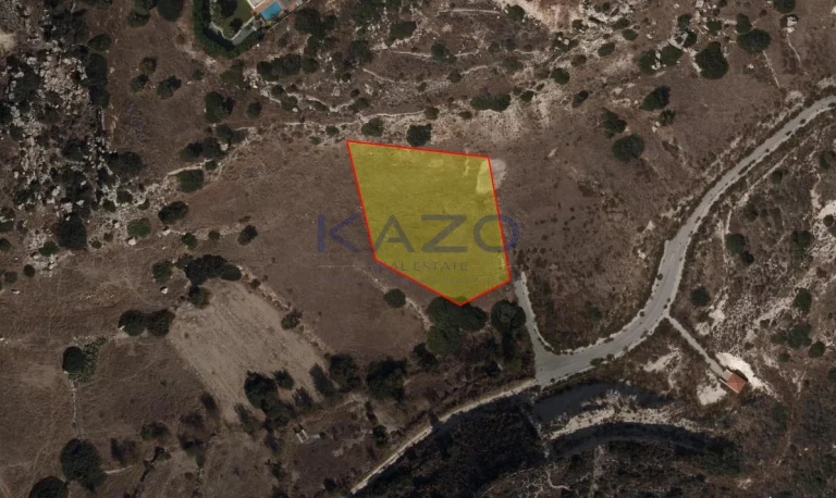 2,262m² Plot for Sale in Agios Tychonas, Limassol District