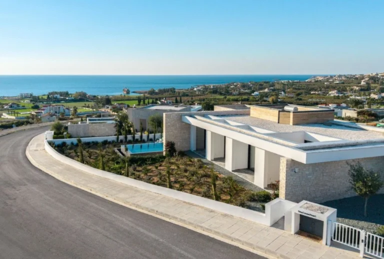 4 Bedroom House for Sale in Peyia, Paphos District