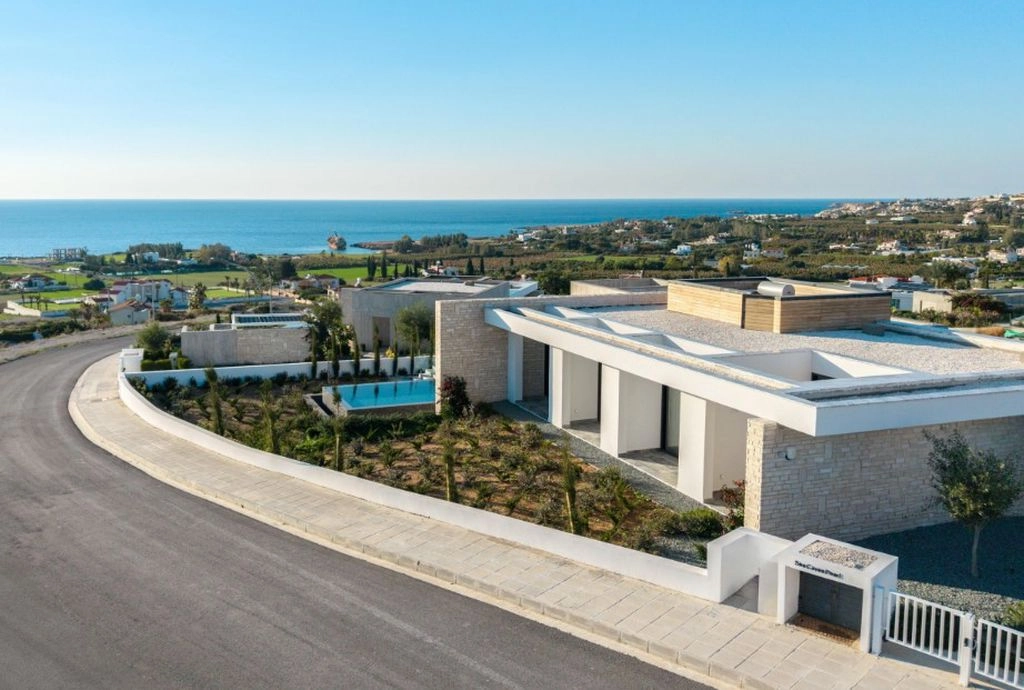 4 Bedroom House for Sale in Peyia, Paphos District