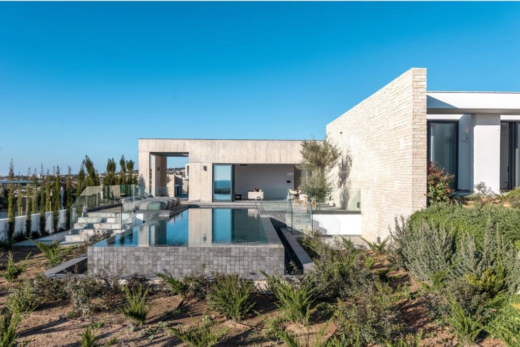 4 Bedroom House for Sale in Peyia, Paphos District