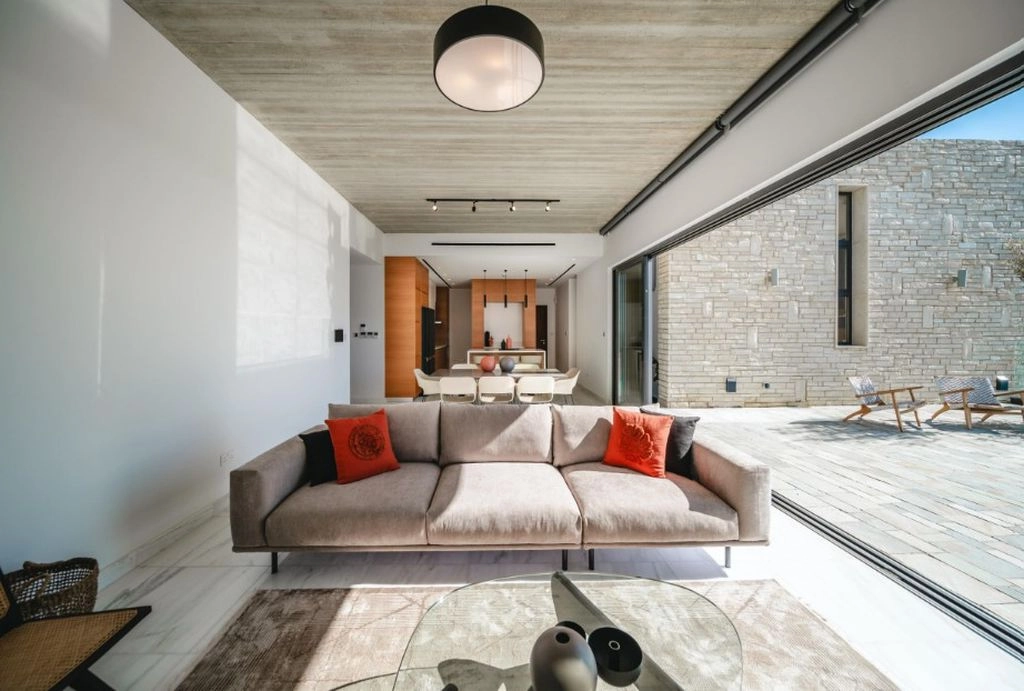 4 Bedroom House for Sale in Peyia, Paphos District