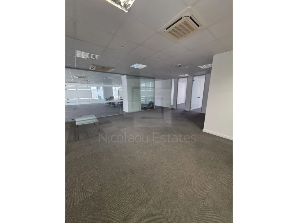 400m² Office for Rent in Limassol District