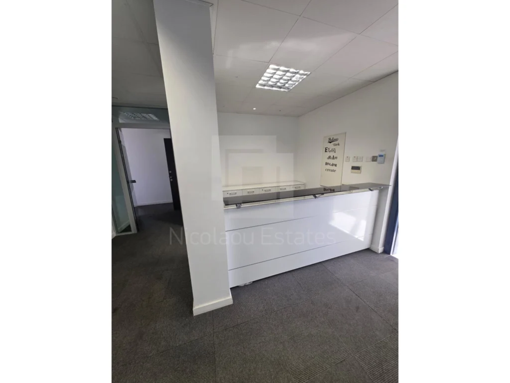 400m² Office for Rent in Limassol District