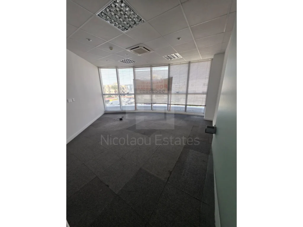 400m² Office for Rent in Limassol District