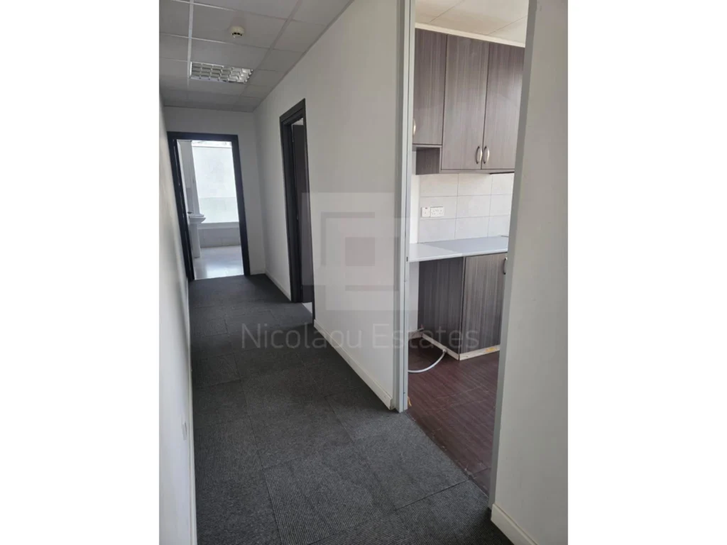 400m² Office for Rent in Limassol District