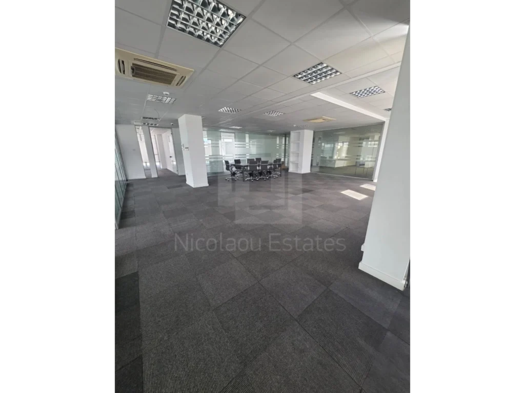 400m² Office for Rent in Limassol District
