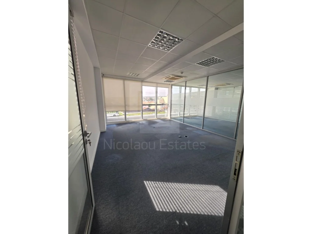 400m² Office for Rent in Limassol District
