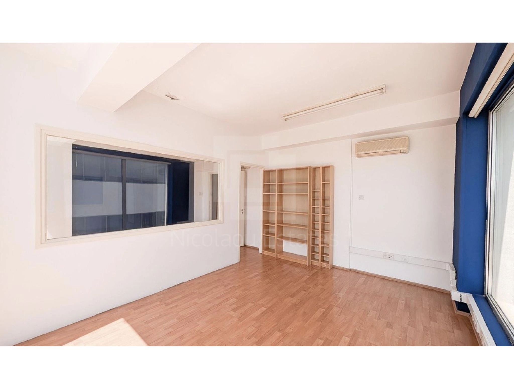 976m² Building for Sale in Strovolos, Nicosia District