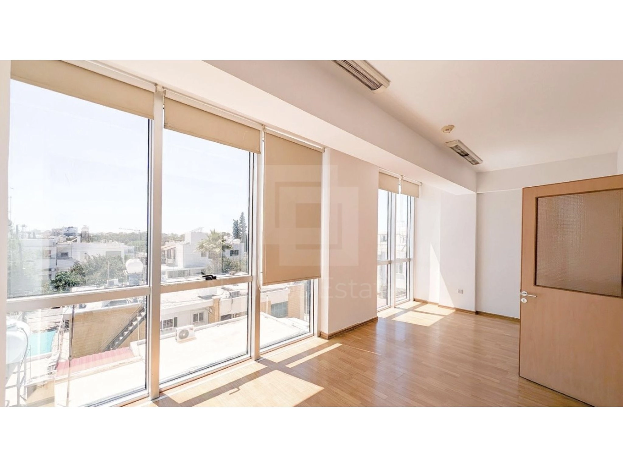 976m² Building for Sale in Strovolos, Nicosia District
