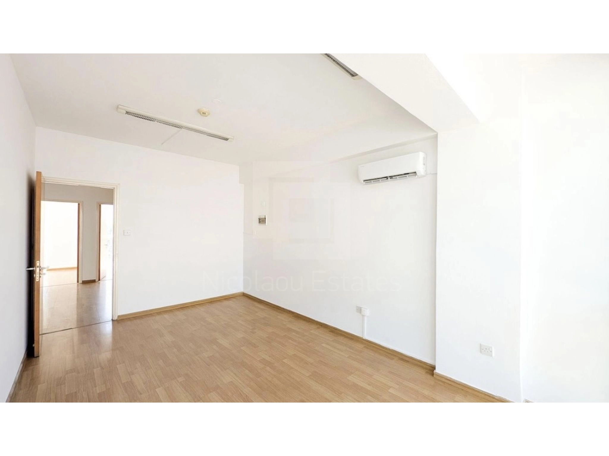 976m² Building for Sale in Strovolos, Nicosia District