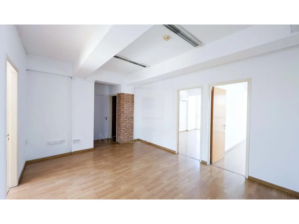 976m² Building for Sale in Strovolos, Nicosia District