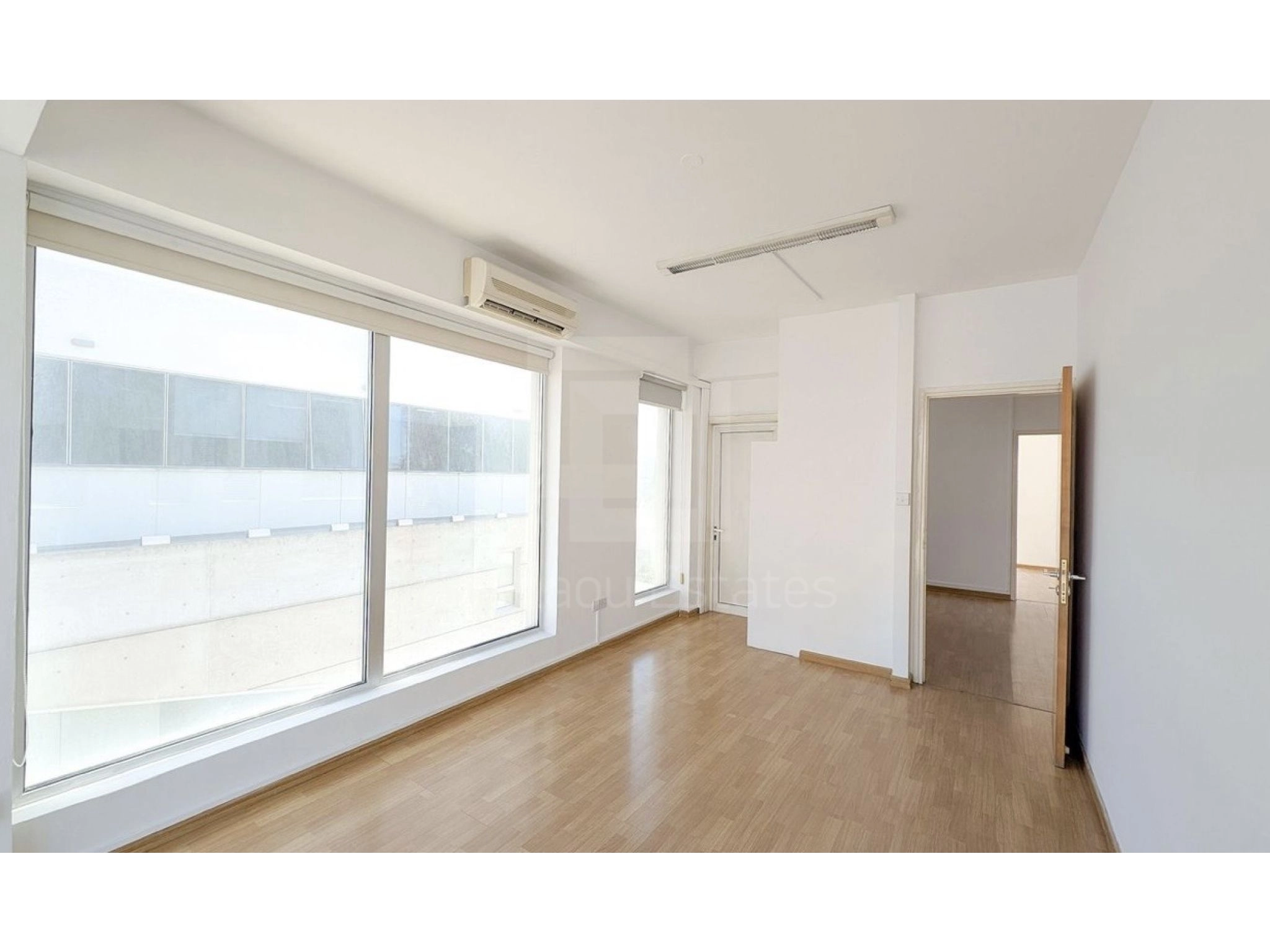 976m² Building for Sale in Strovolos, Nicosia District