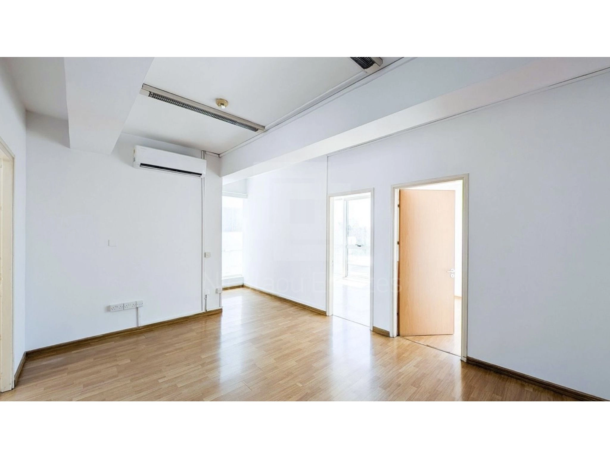 976m² Building for Sale in Strovolos, Nicosia District