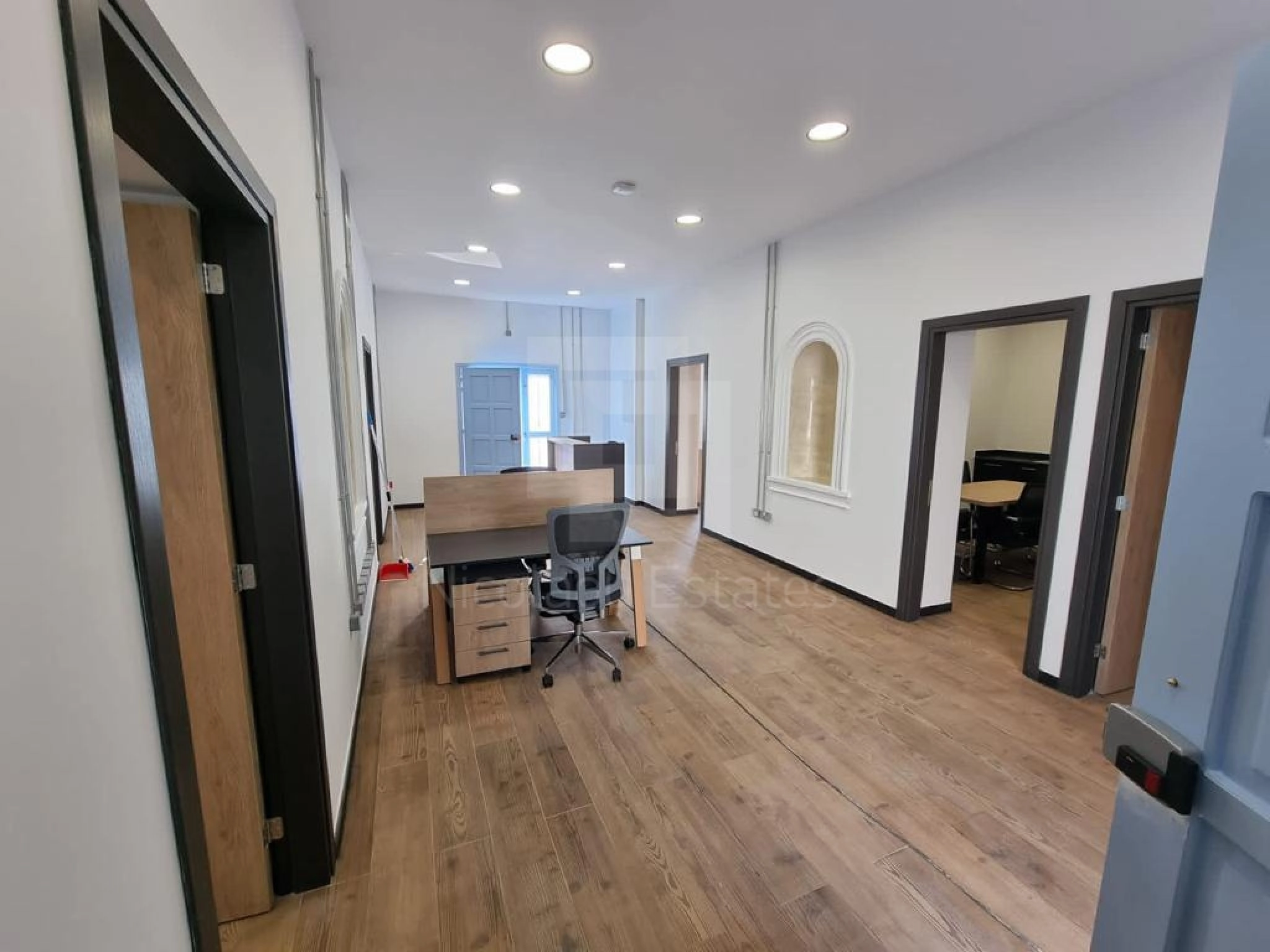 140m² Office for Rent in Limassol District