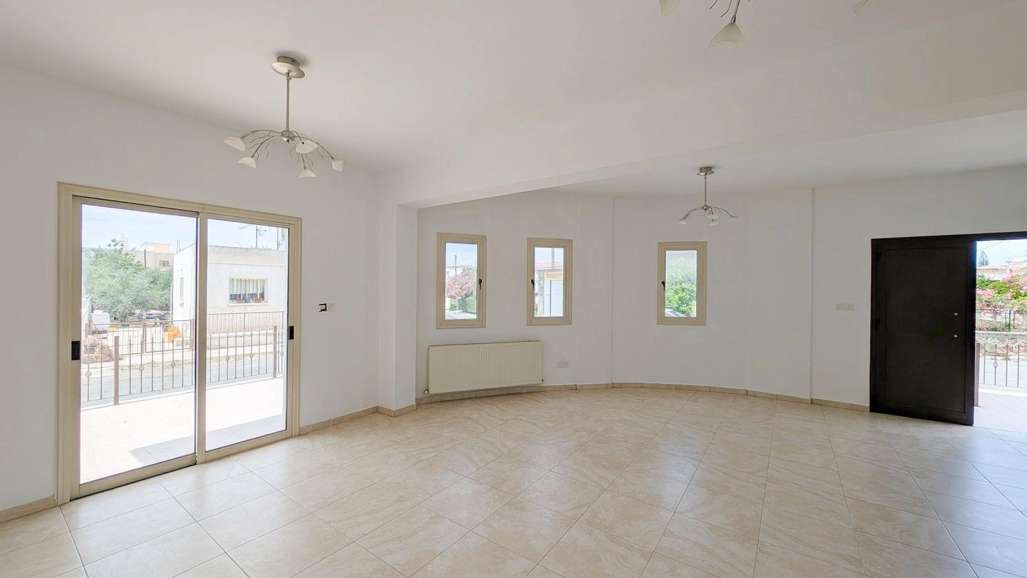 3 Bedroom House for Sale in Aradippou, Larnaca District