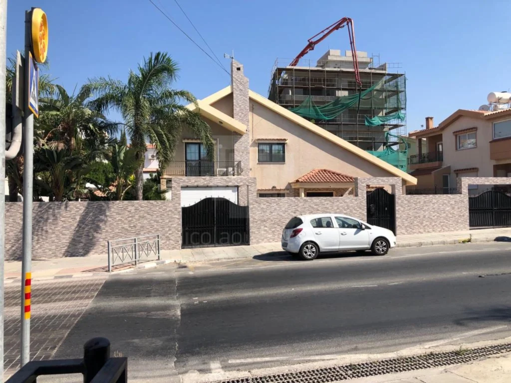 4 Bedroom House for Sale in Limassol – Agios Athanasios