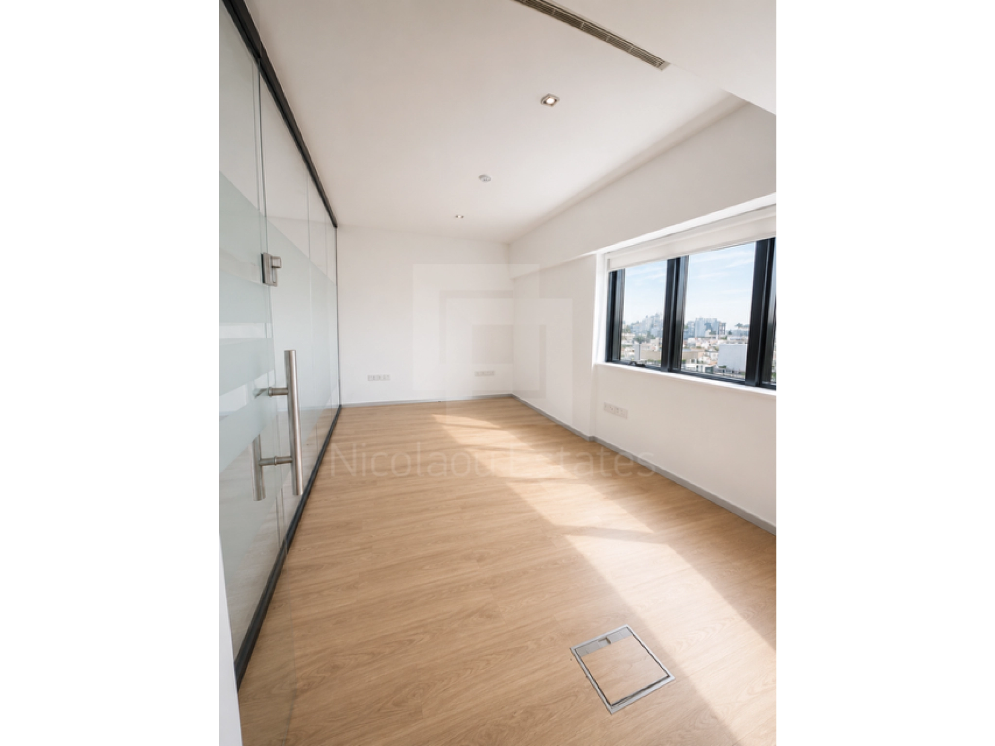 250m² Office for Rent in Limassol District
