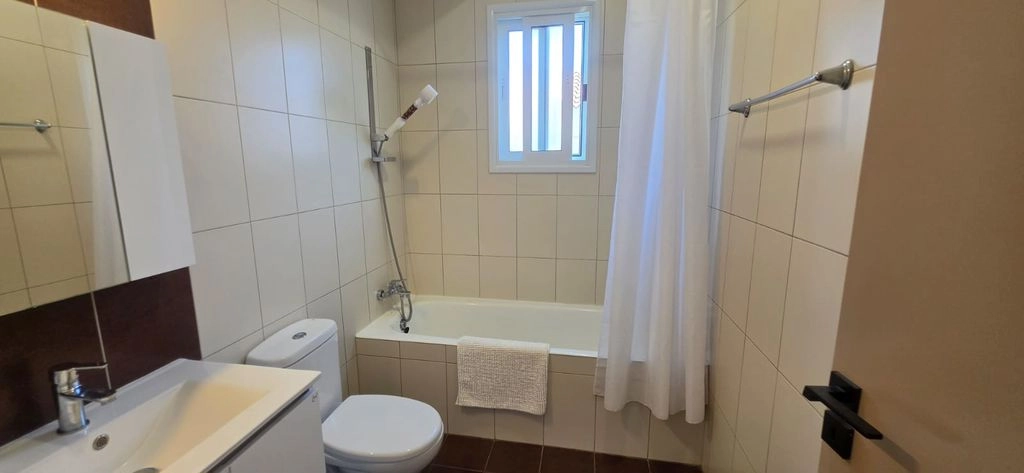 2 Bedroom Apartment for Sale in Paphos – Universal
