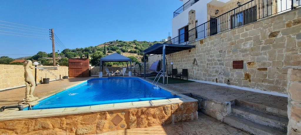 4 Bedroom House for Sale in Tsada, Paphos District