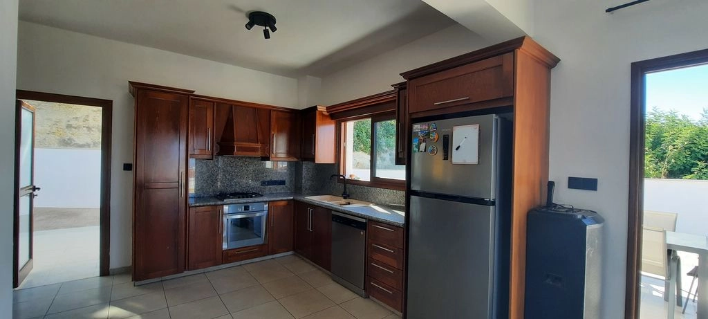4 Bedroom House for Sale in Tsada, Paphos District