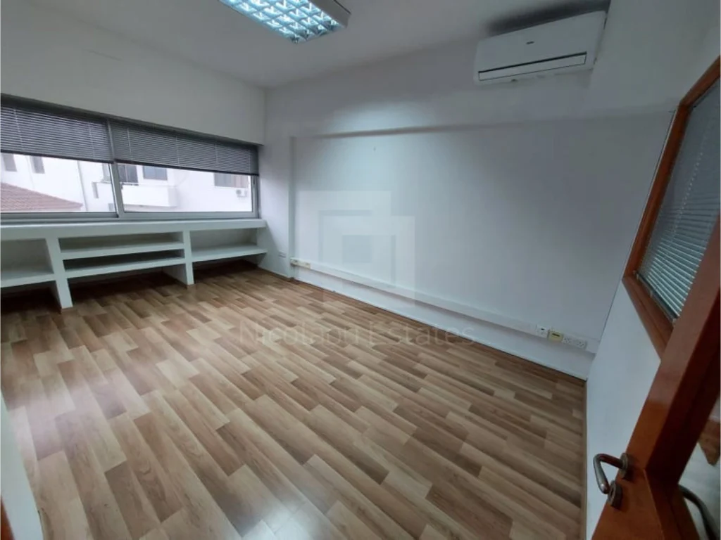 100m² Office for Rent in Limassol District