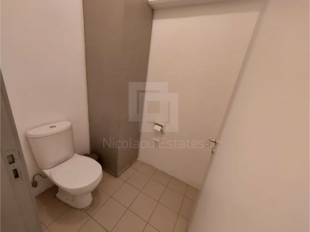 100m² Office for Rent in Limassol District