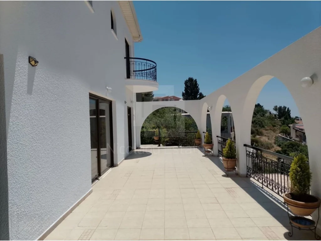 5 Bedroom House for Sale in Tala, Paphos District