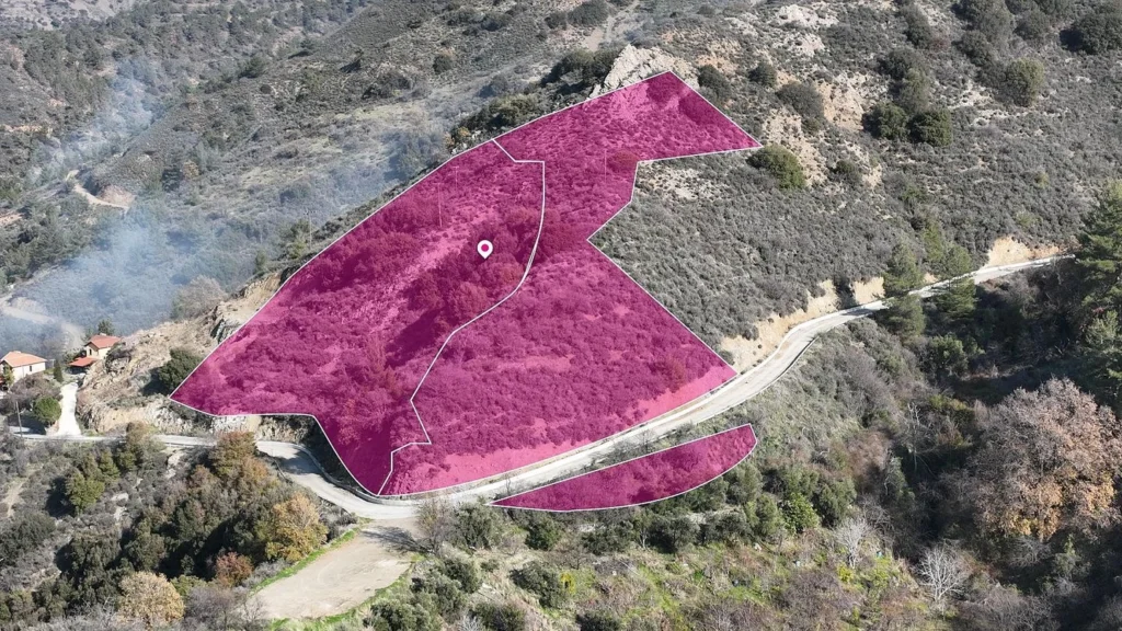 8,190m² Plot for Sale in Moutoullas, Paphos District