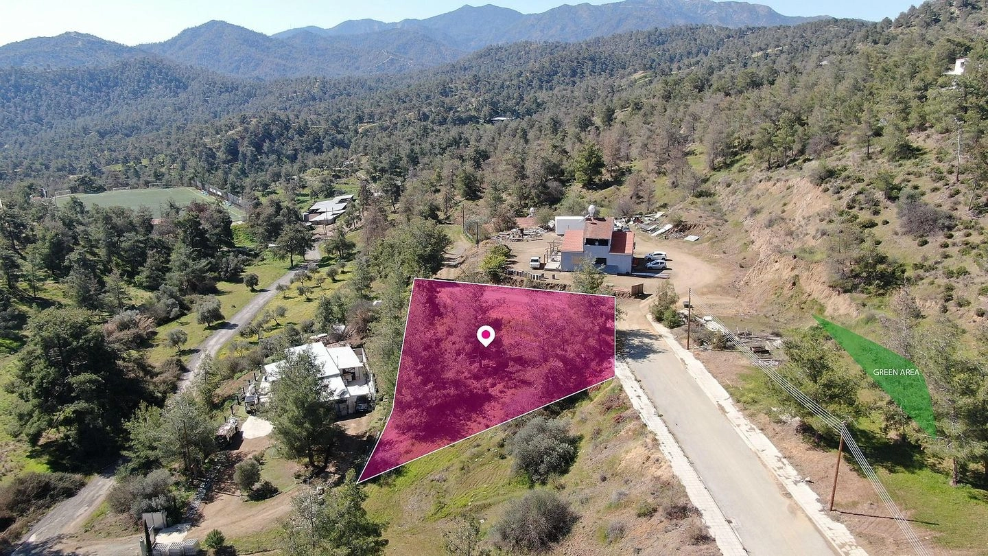 1,449m² Plot for Sale in Kapedes, Nicosia District