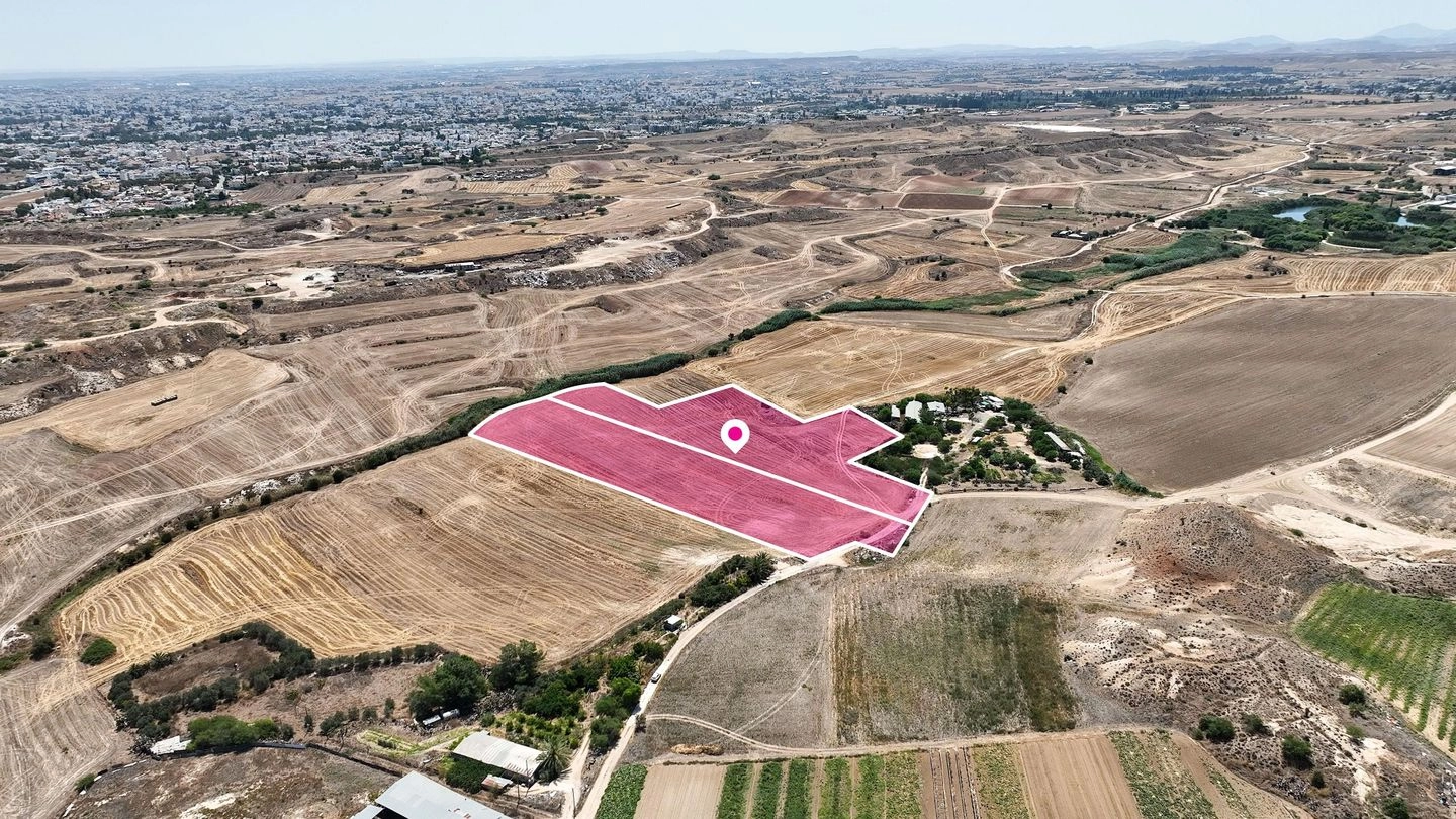 24,082m² Plot for Sale in Pano Deftera, Nicosia District