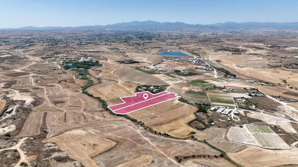 24,082m² Plot for Sale in Pano Deftera, Nicosia District
