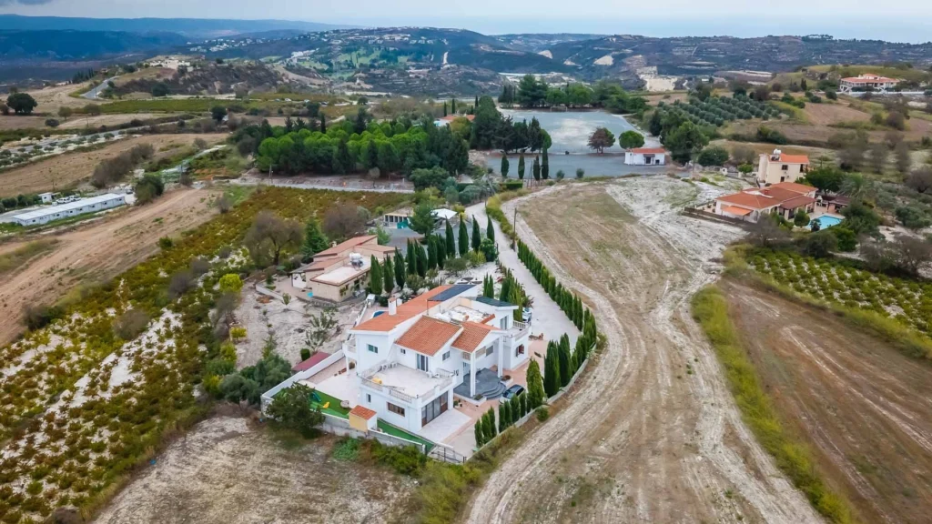 5 Bedroom House for Sale in Tsada, Paphos District