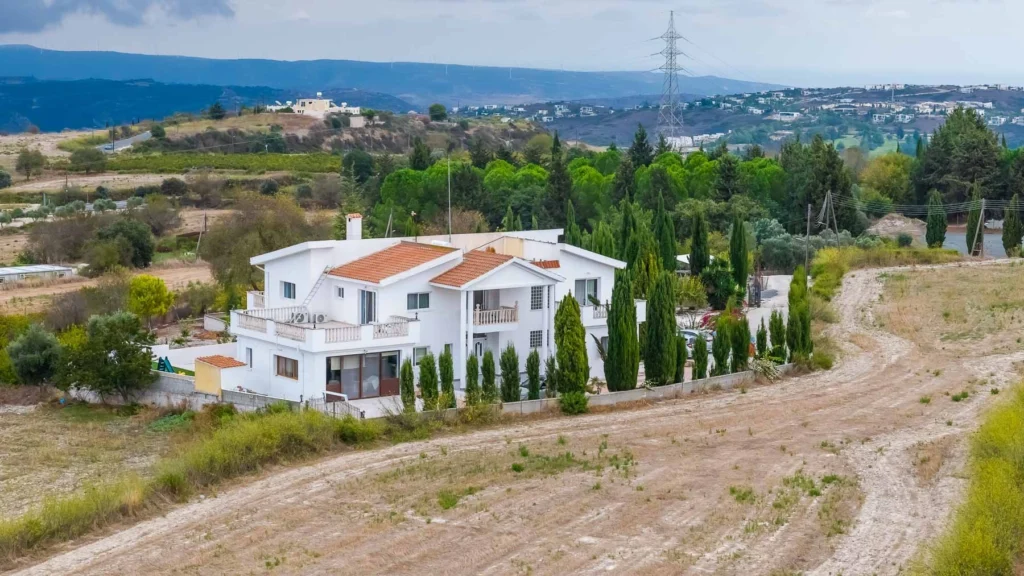 5 Bedroom House for Sale in Tsada, Paphos District