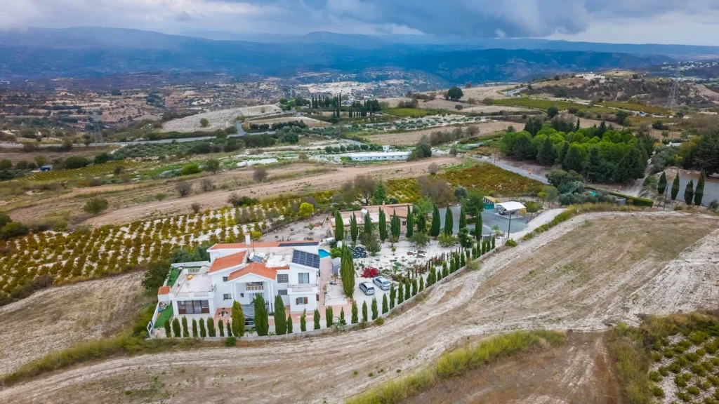 5 Bedroom House for Sale in Tsada, Paphos District